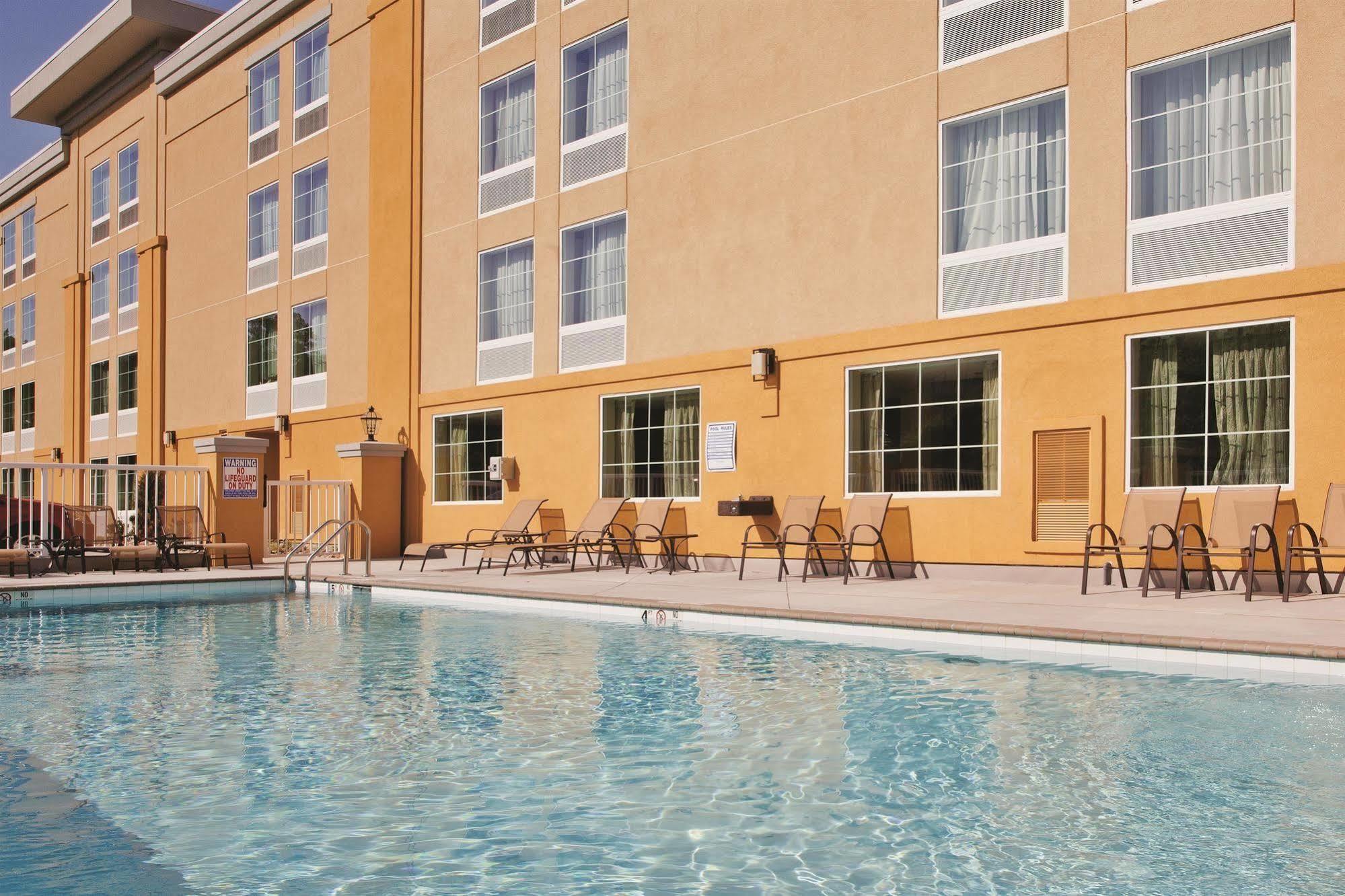 La Quinta By Wyndham Knoxville Central Papermill Exterior foto